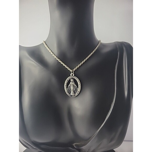 Vintage Necklace Chain Silver Tone Medal of Immaculate Conception Charm Jewelry - Picture 5 of 13